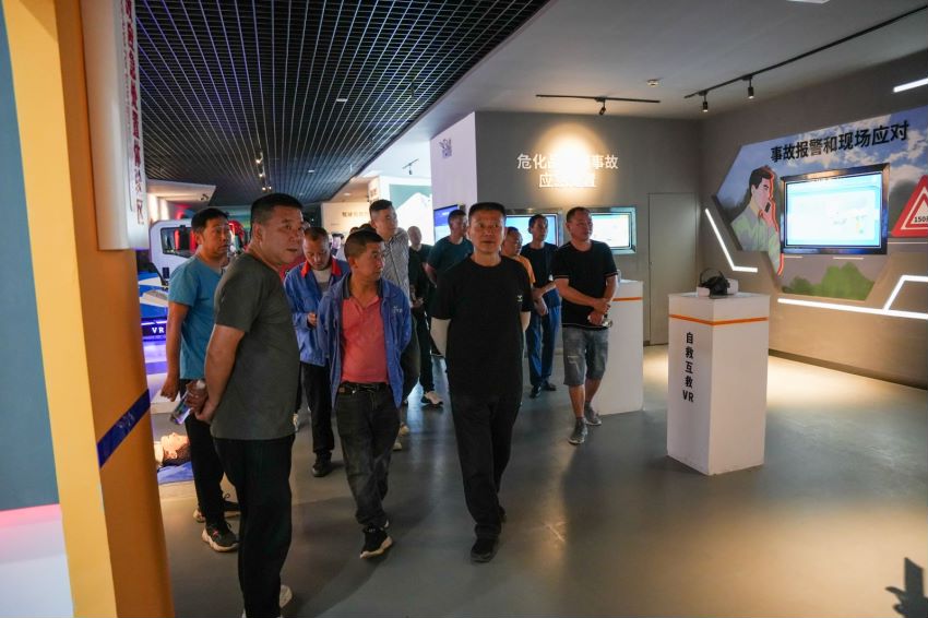 现场参观体验。